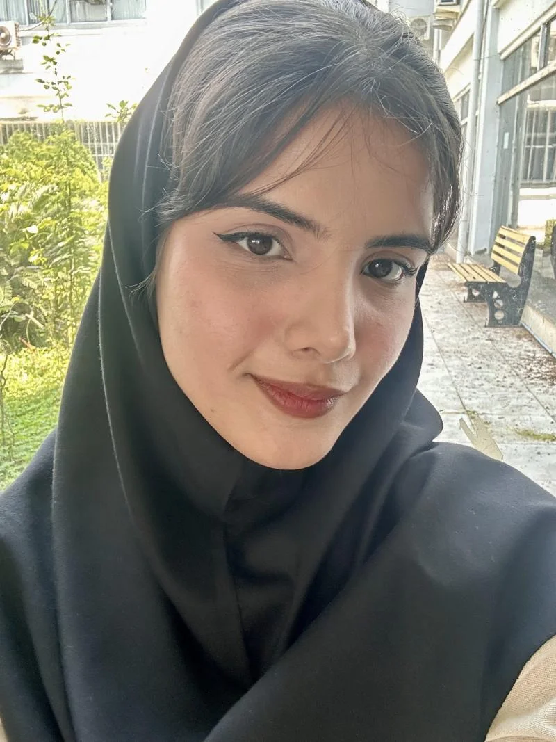 نگین مهرنیا
