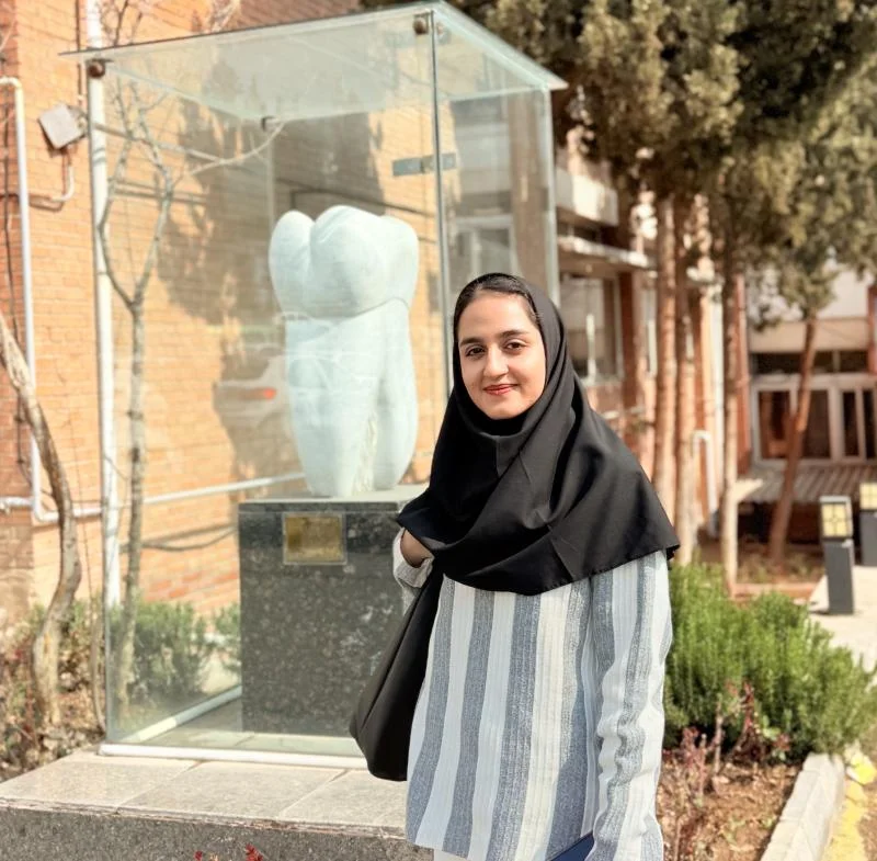 دینا فرخنده